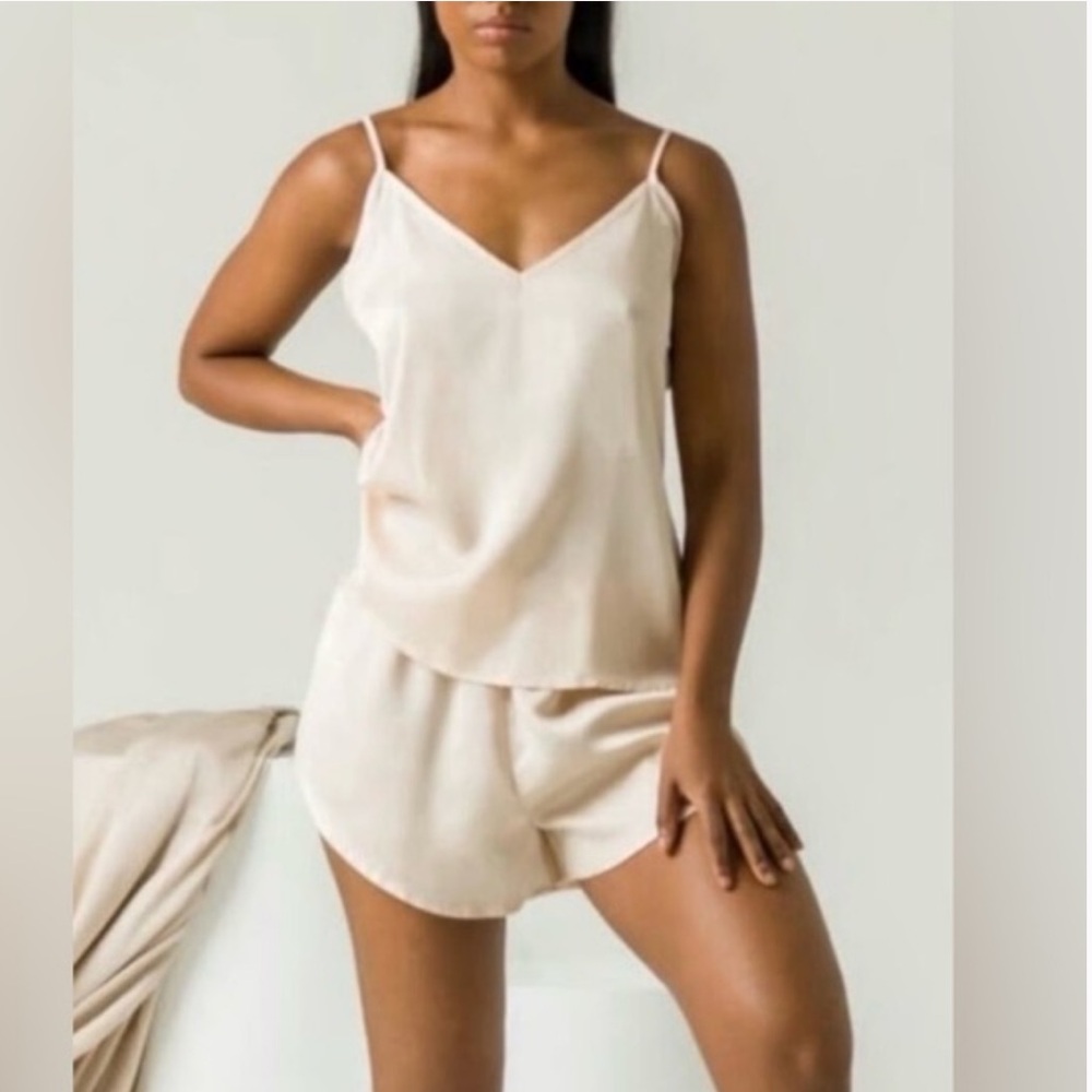 New in Box! ETTITUDE Sateen Cami Cream (Oat)